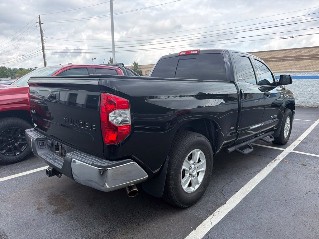 Used 2017 Toyota Tundra SR5 w/ SR5 Upgrade Package AWD/4WD image 3