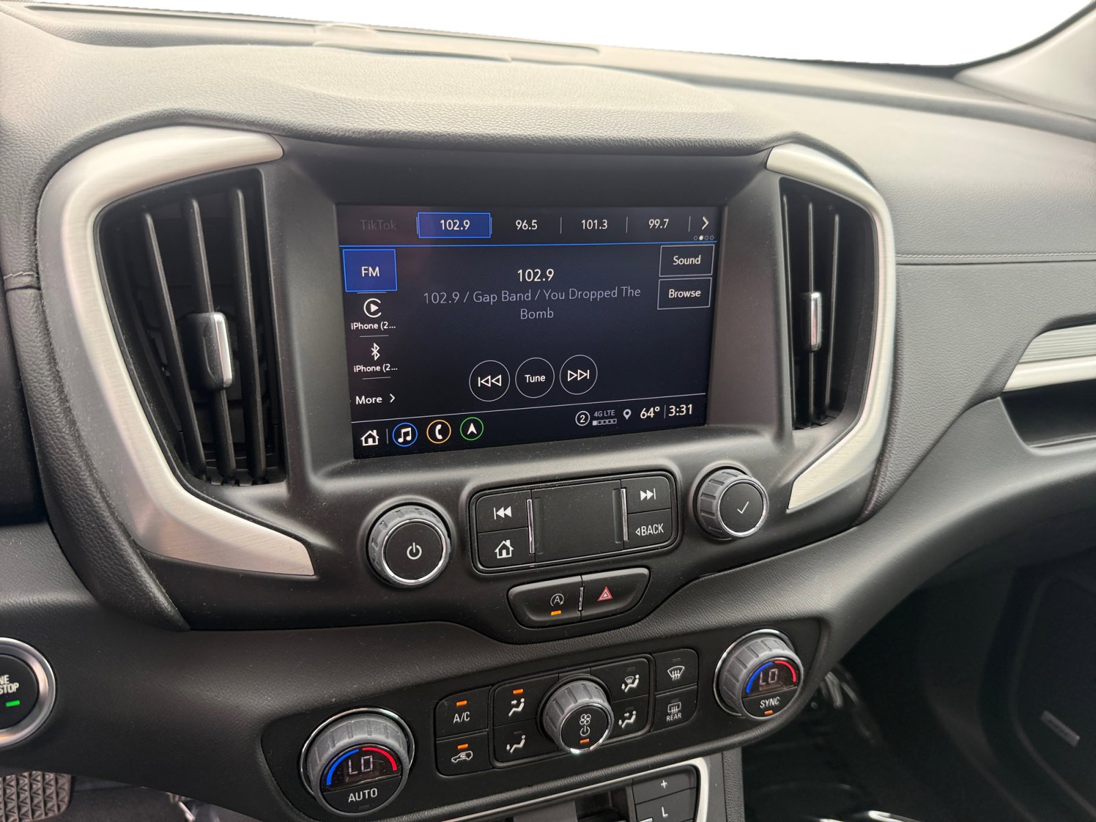 Used 2022 GMC Terrain SLT w/ Infotainment Package II image 12