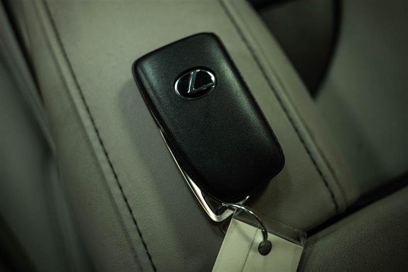Used 2022 Lexus RX 450h AWD w/ Premium Package image 25