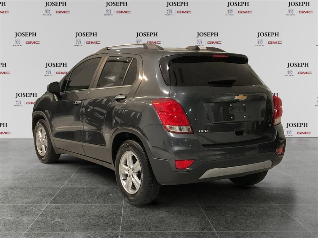 Used 2020 Chevrolet Trax LT w/ LT Convenience Package image 5