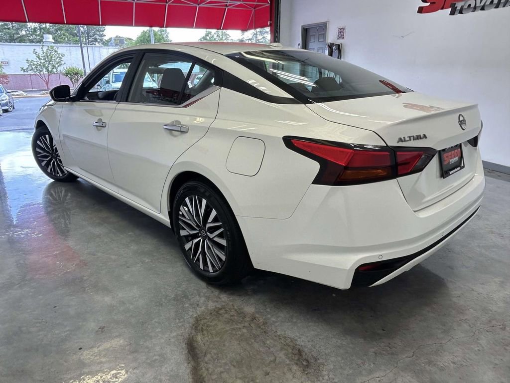 Used 2025 Nissan Altima 2.5 SV FWD image 5