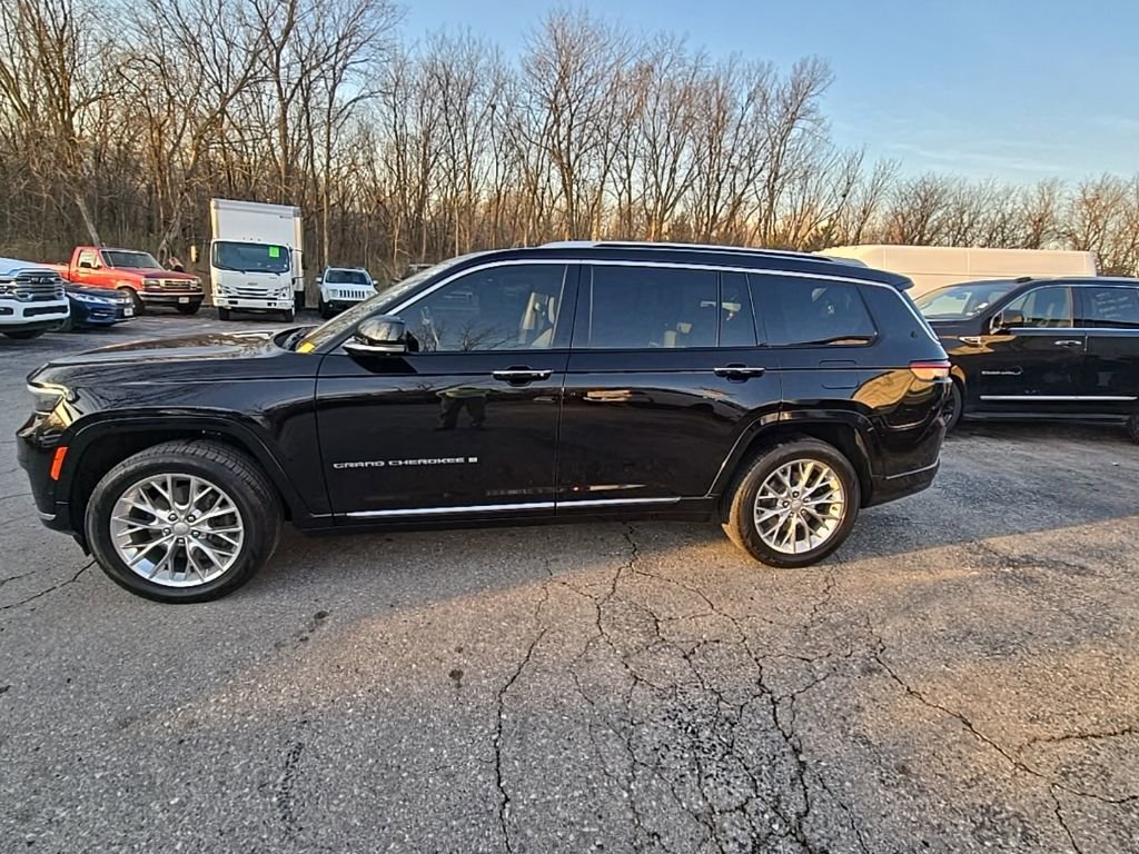 Used 2021 Jeep Grand Cherokee L Summit w/ Advanced Protech Group IV image 3