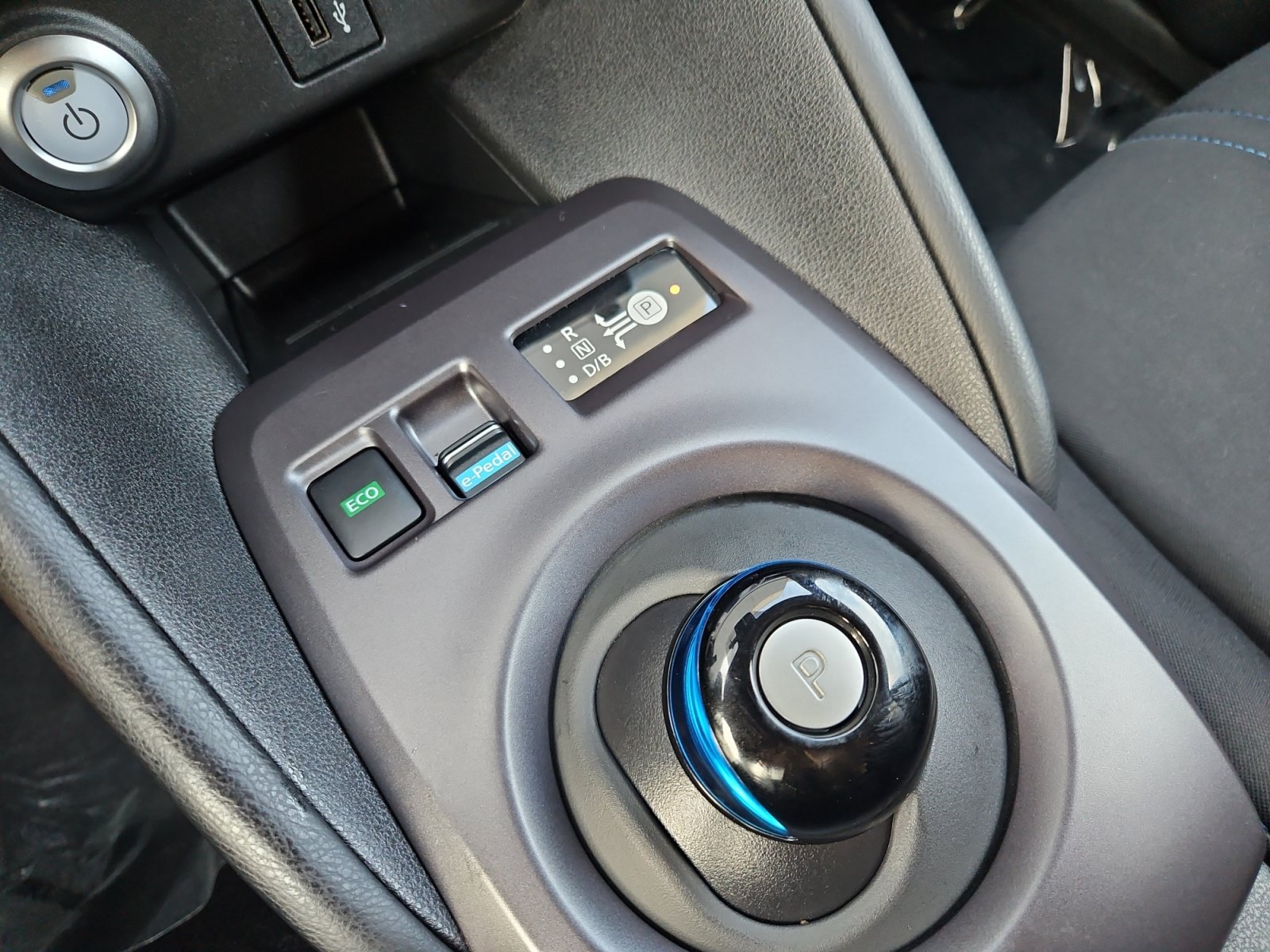 Used 2025 Nissan Leaf S FWD image 19