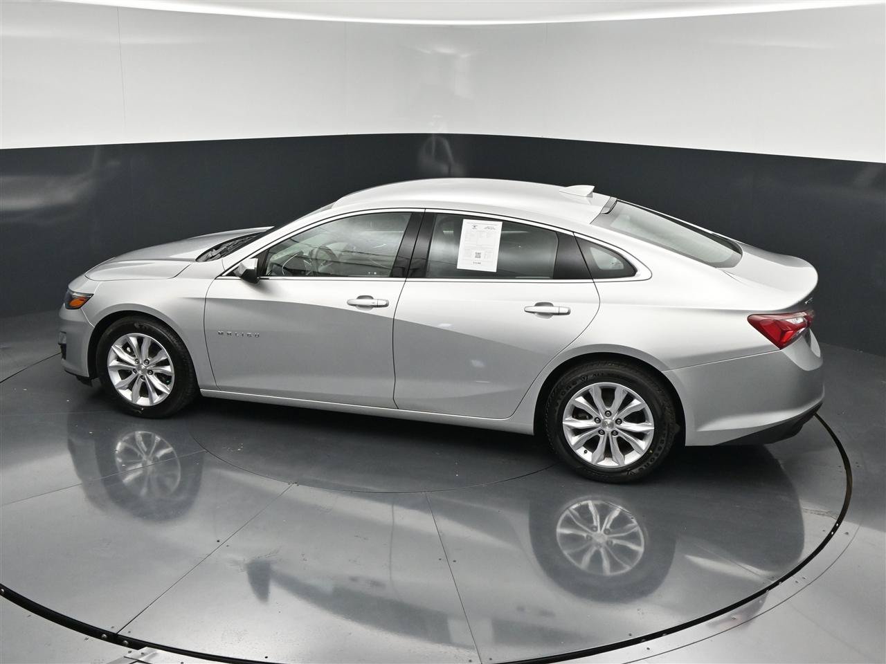Used 2020 Chevrolet Malibu LT FWD image 26