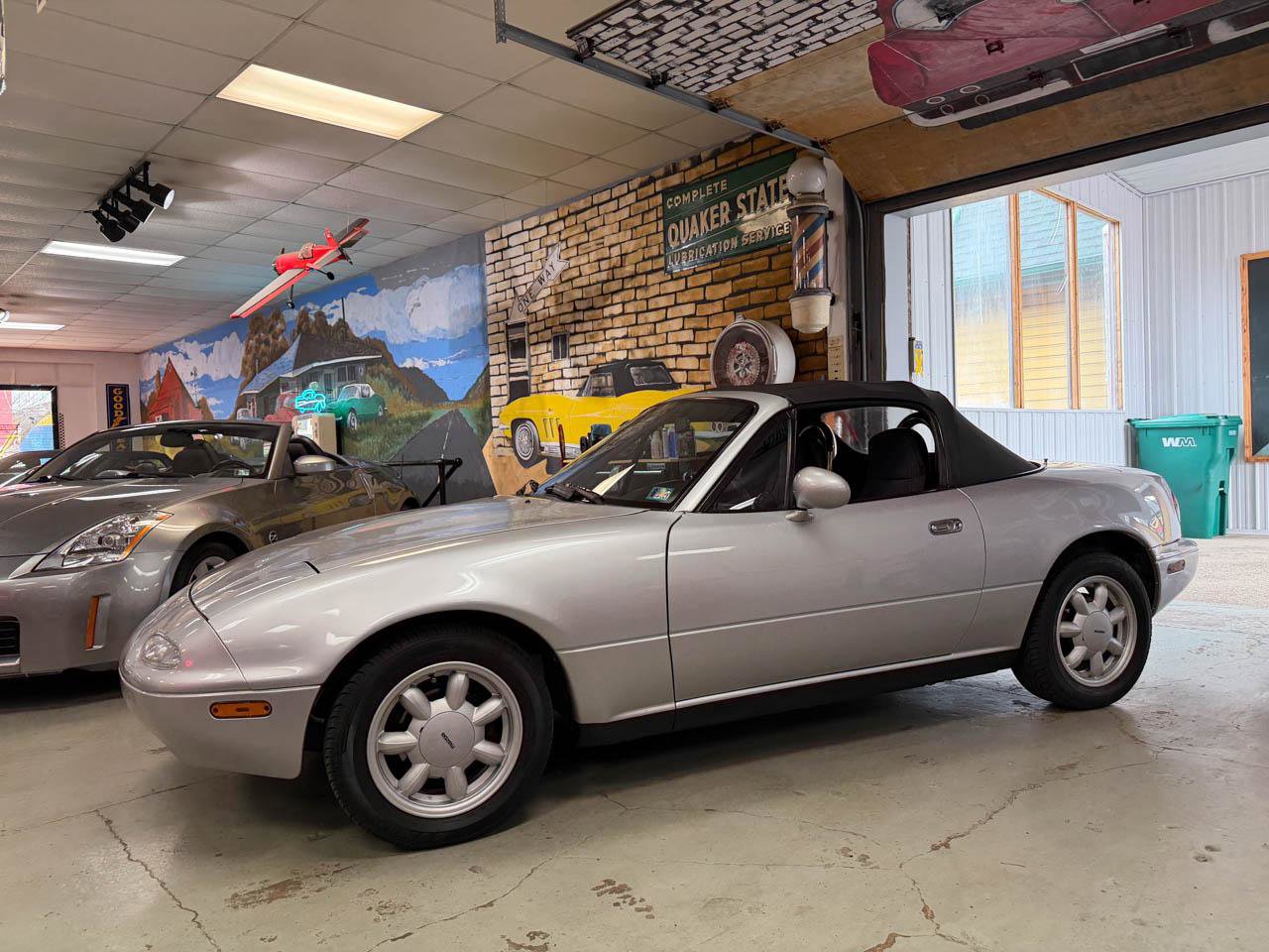 Used 1991 MAZDA MX-5 Miata RWD image 3