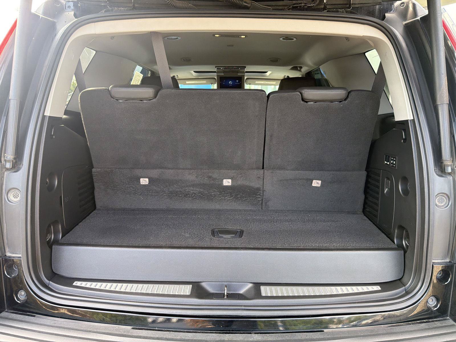 Used 2020 Cadillac Escalade Premium Luxury AWD/4WD image 49
