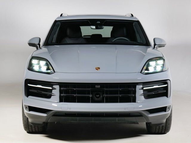 Certified 2025 Porsche Cayenne image 6