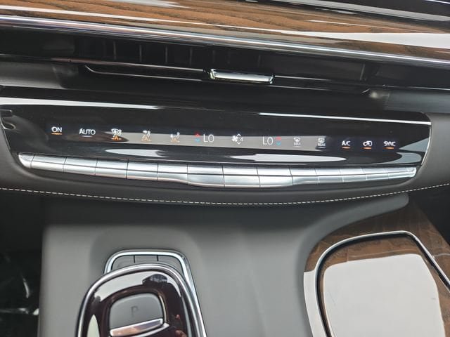 Certified 2024 Cadillac Escalade Sport Platinum w/ LPO, ONYX Package AWD/4WD image 31