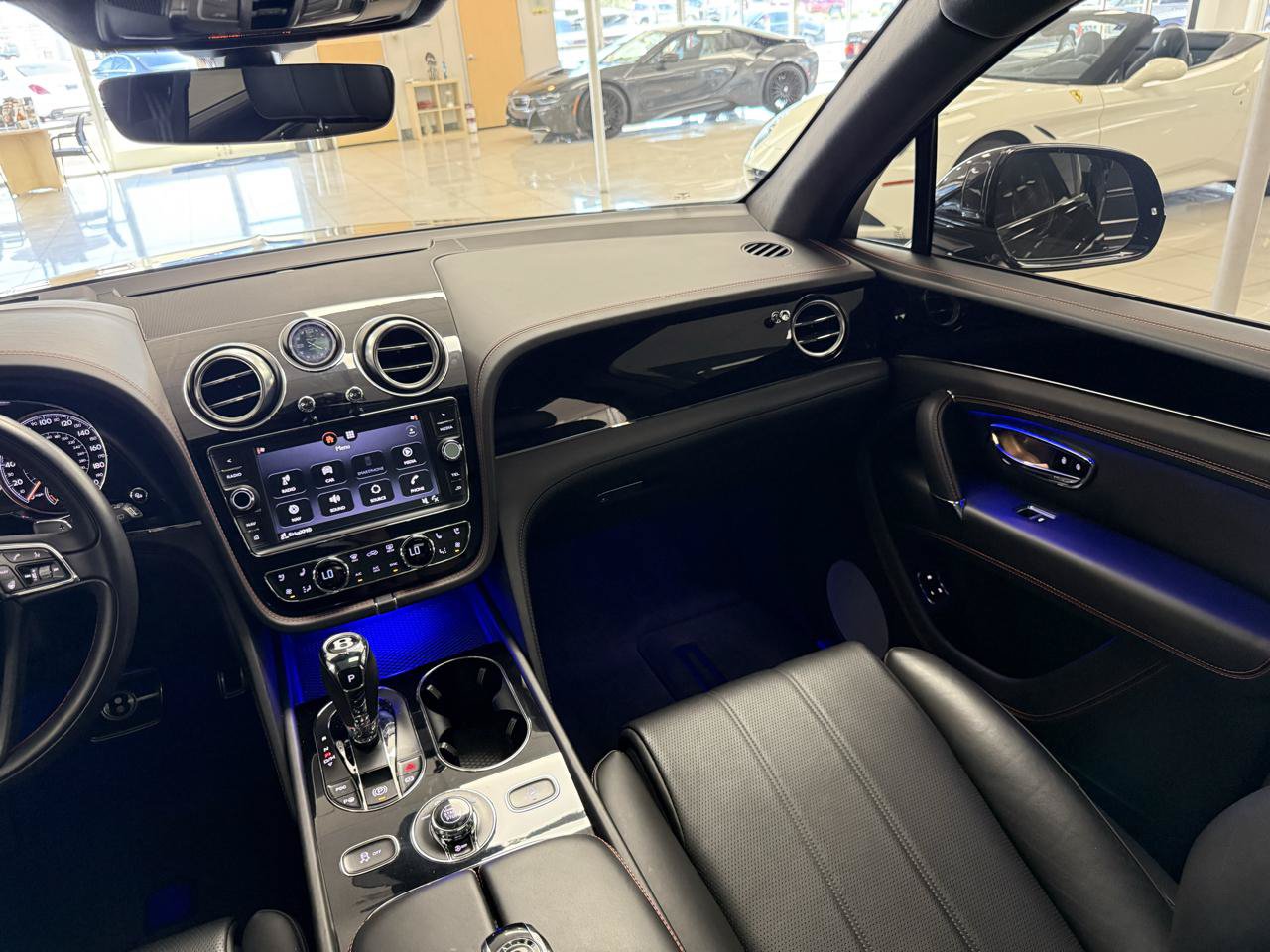 Used 2018 Bentley Bentayga AWD/4WD image 11