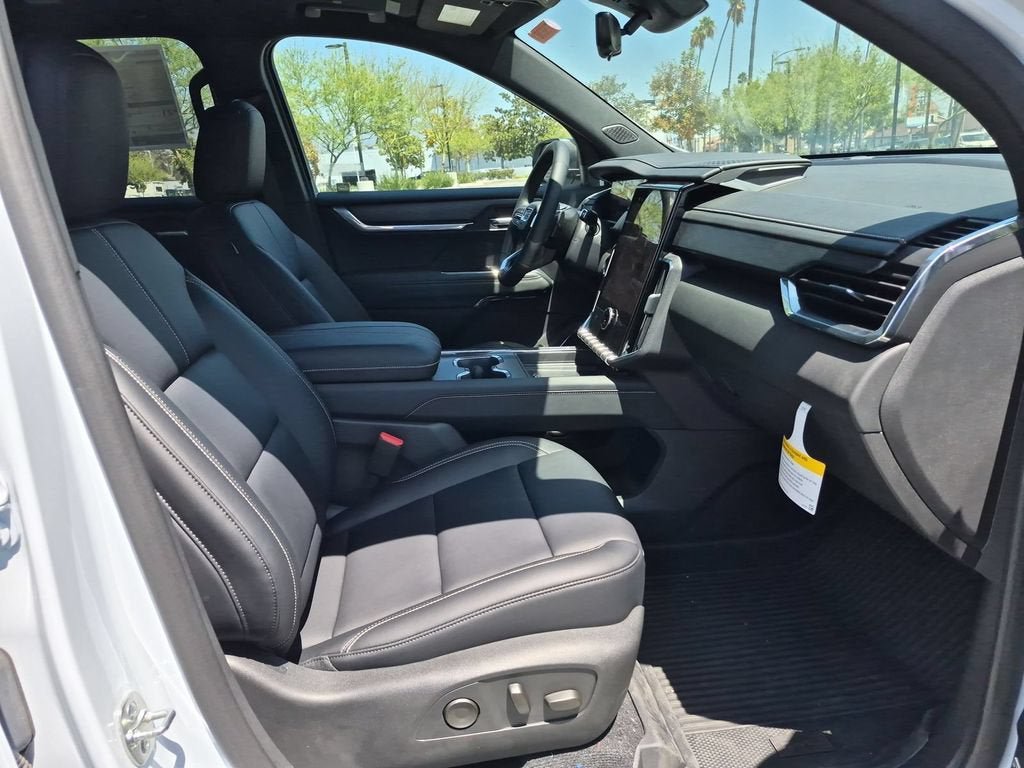 New 2026 GMC Acadia Elevation w/ Elevation Premium Package AWD/4WD image 31