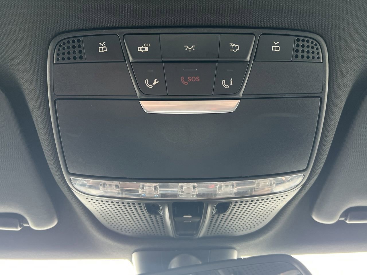 Used 2018 Mercedes-Benz C 300 Sedan image 16