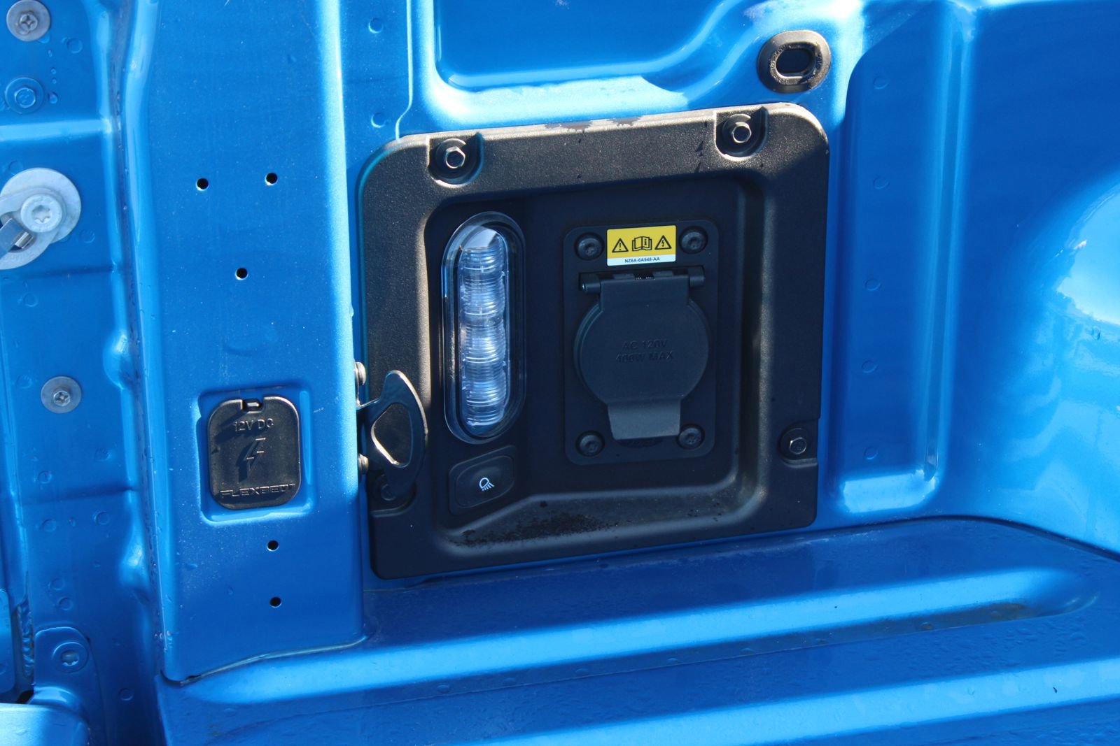 New 2025 Ford Maverick XLT w/ XLT Luxury Package image 19