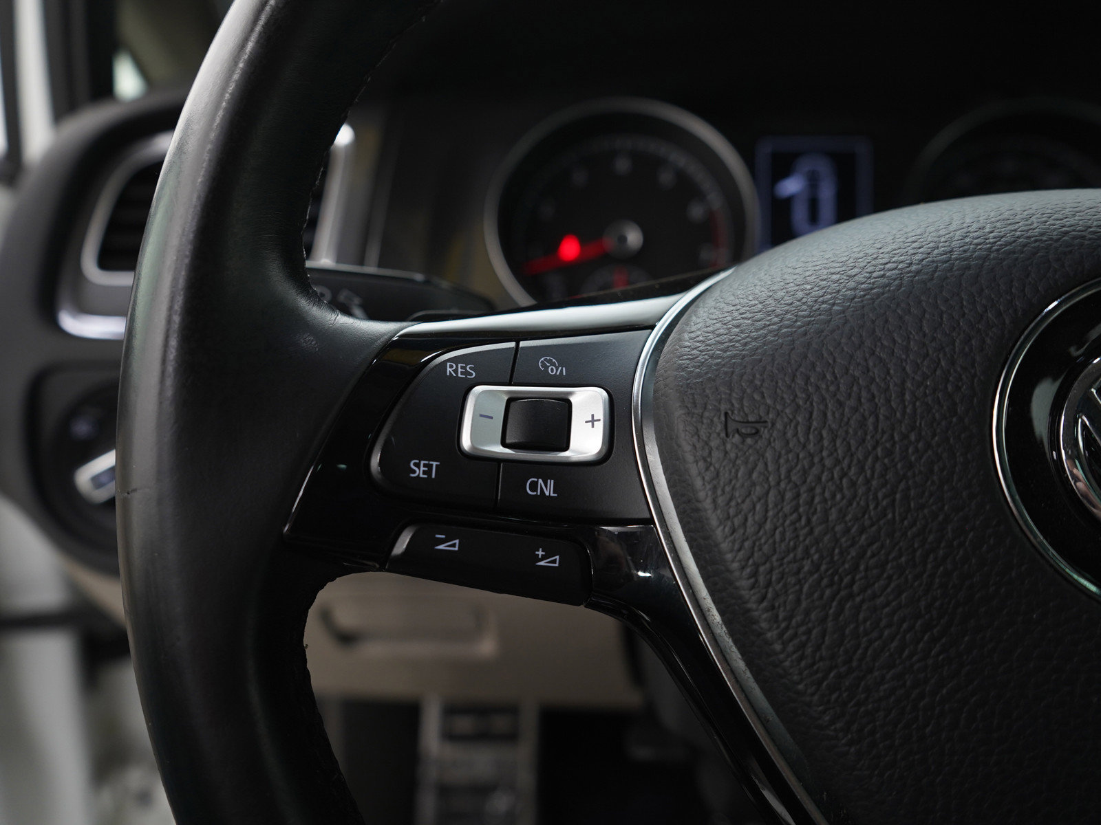 Used 2017 Volkswagen Golf Alltrack SE image 25