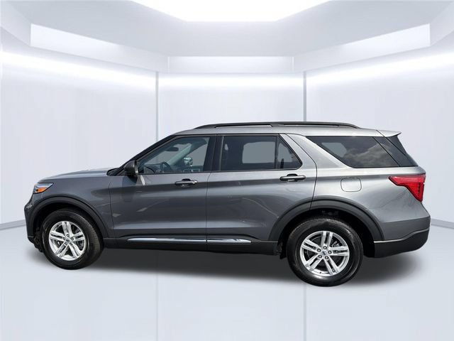 Used 2024 Ford Explorer XLT AWD/4WD image 14