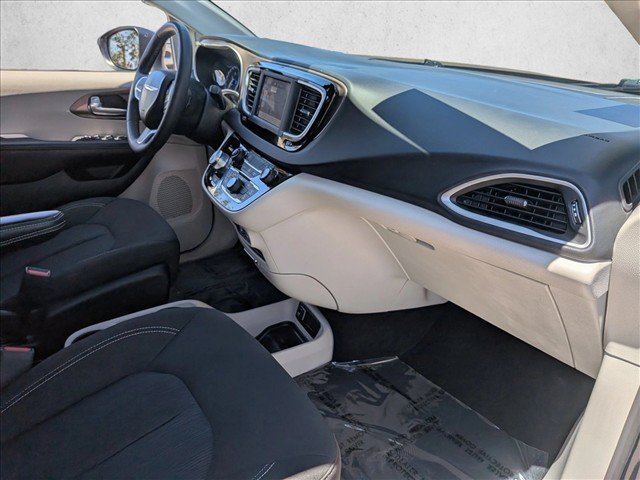 Used 2023 Chrysler Voyager LX FWD image 28