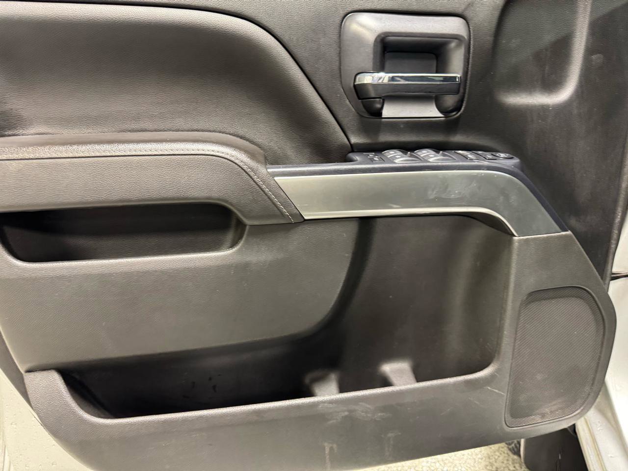 Used 2018 Chevrolet Silverado 1500 LT w/ All Star Edition AWD/4WD image 18
