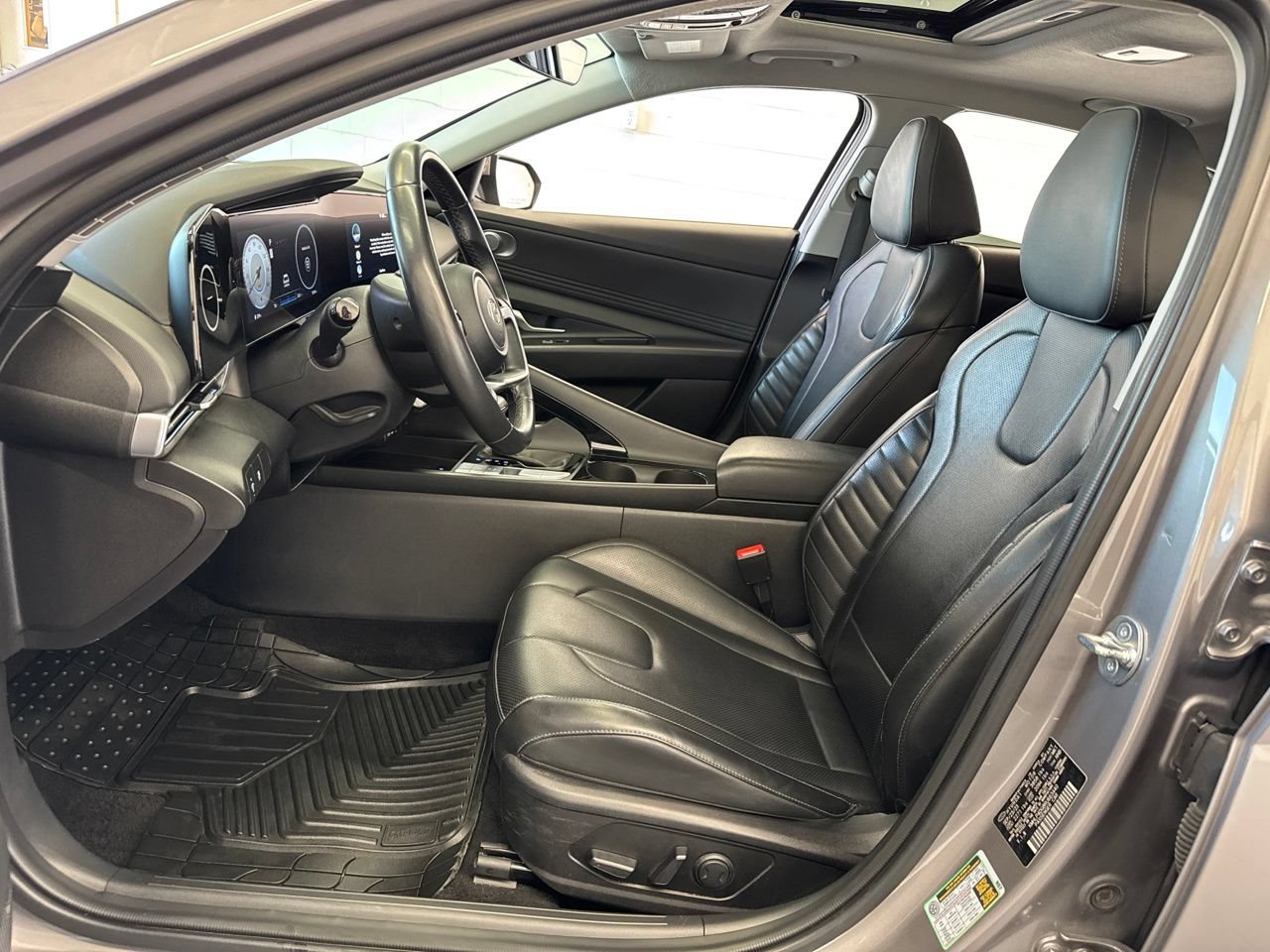 Used 2024 Hyundai Elantra Limited FWD image 13