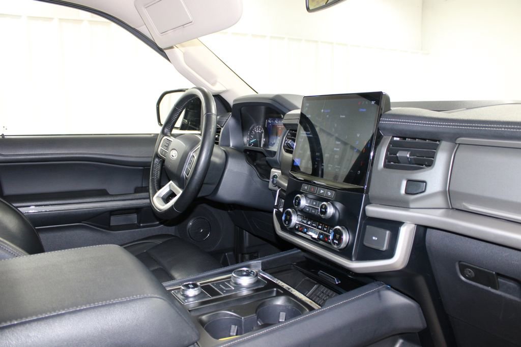 Used 2024 Ford Expedition XLT image 35