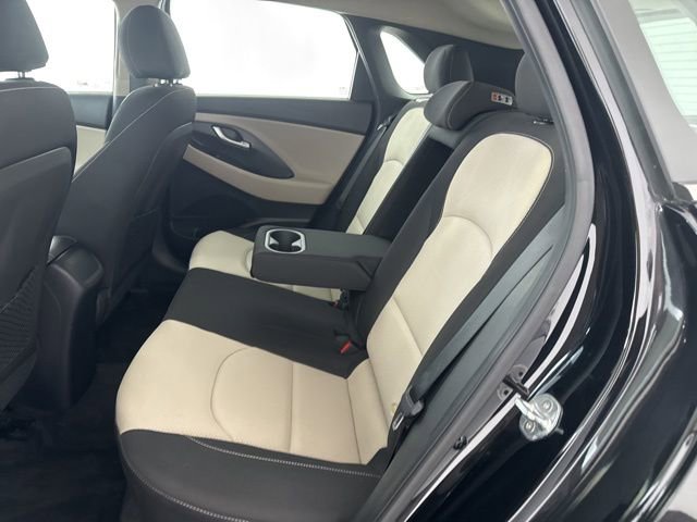 Used 2020 Hyundai Elantra GT image 28