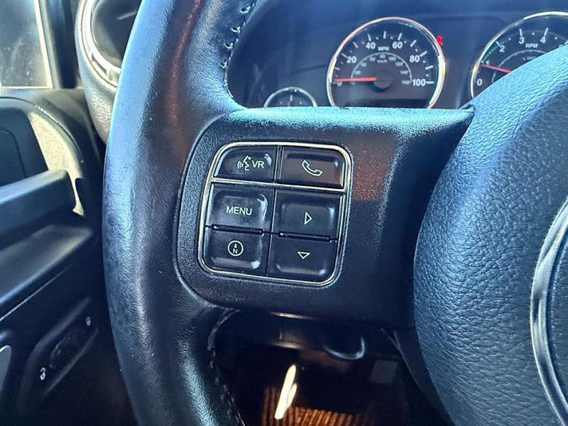 Used 2017 Jeep Wrangler Unlimited Rubicon w/ Connectivity Group image 24