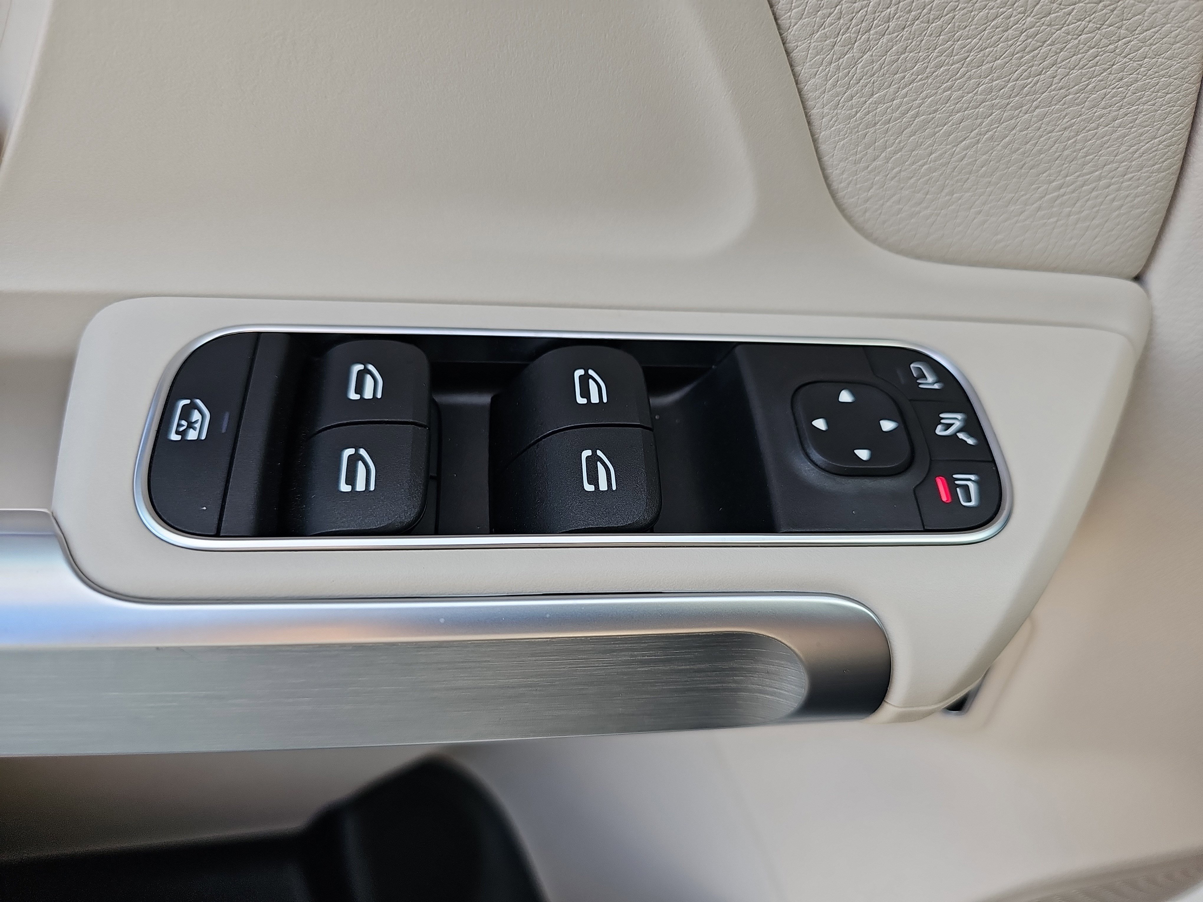 Used 2022 Mercedes-Benz GLB 250 image 29