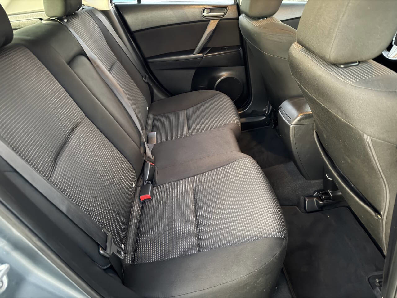 Used 2013 MAZDA MAZDA3 i Touring image 33