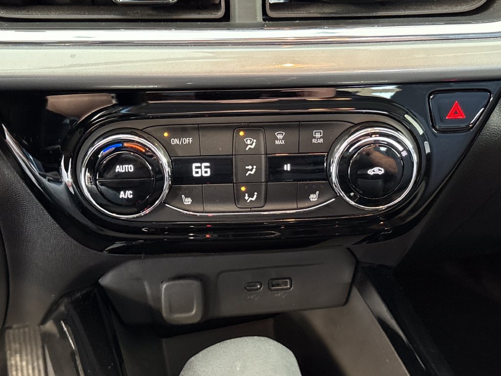 Used 2025 Chevrolet Trax LT w/ Driver Confidence Package FWD image 54