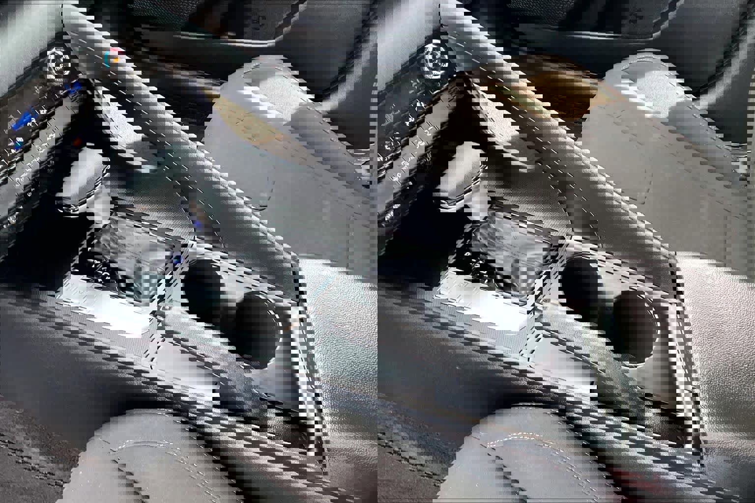 Used 2023 Hyundai Elantra SEL w/ Preferred Accessory Package image 16