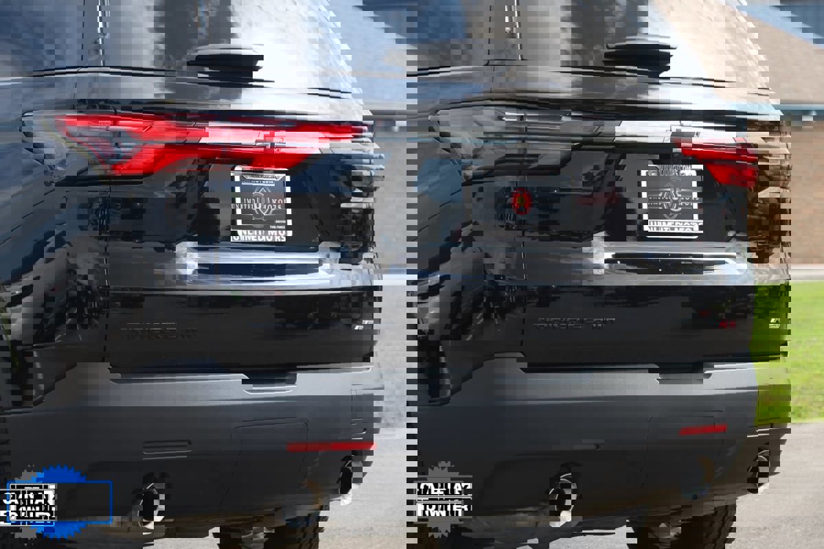 Used 2023 Chevrolet Traverse RS w/ LPO, Floor Liner Package image 29