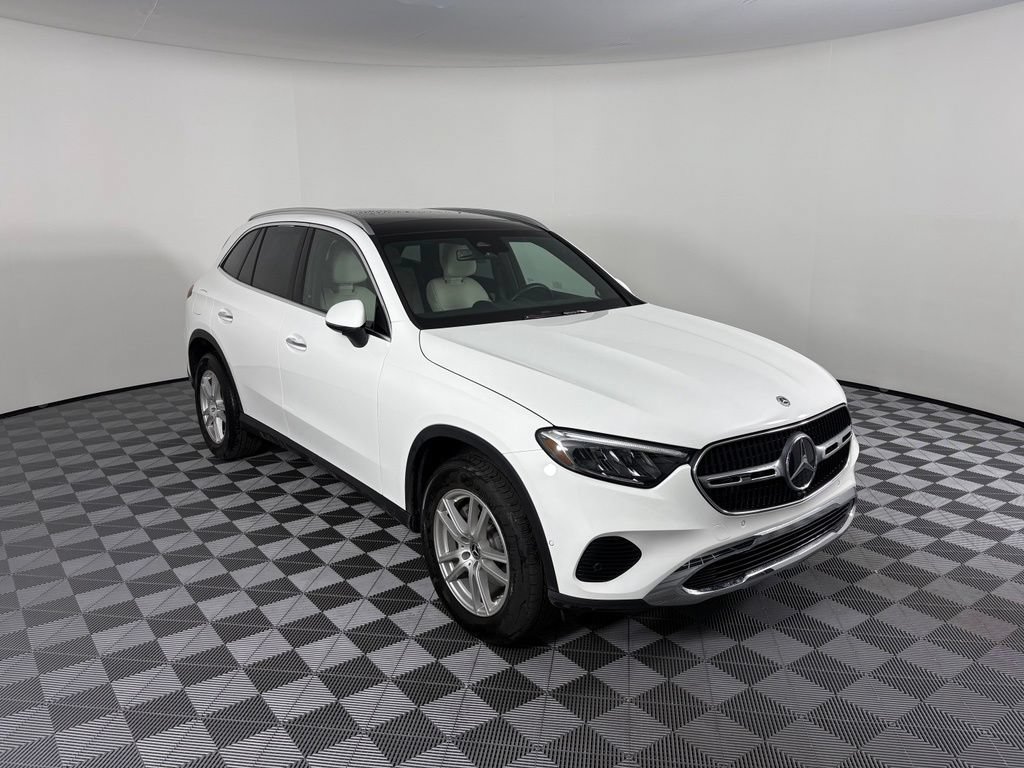 Certified 2025 Mercedes-Benz GLC 300 4MATIC image 1