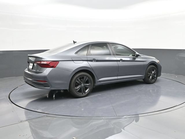 Used 2023 Volkswagen Jetta SE FWD image 15