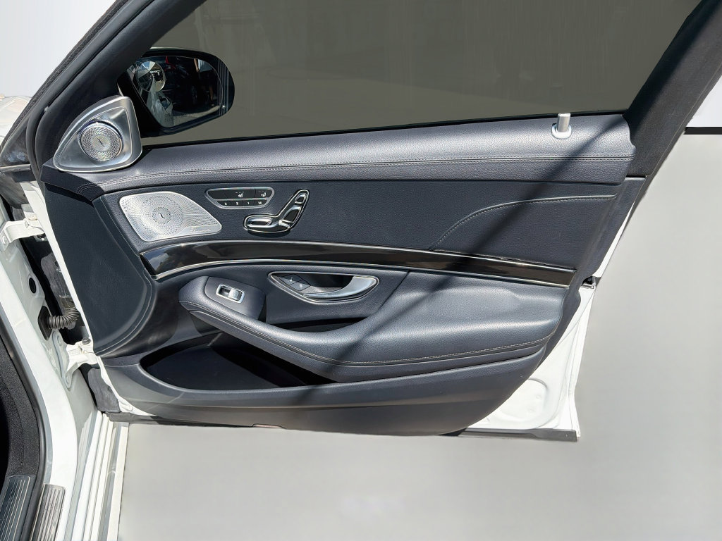Used 2019 Mercedes-Benz S 450 Sedan image 36