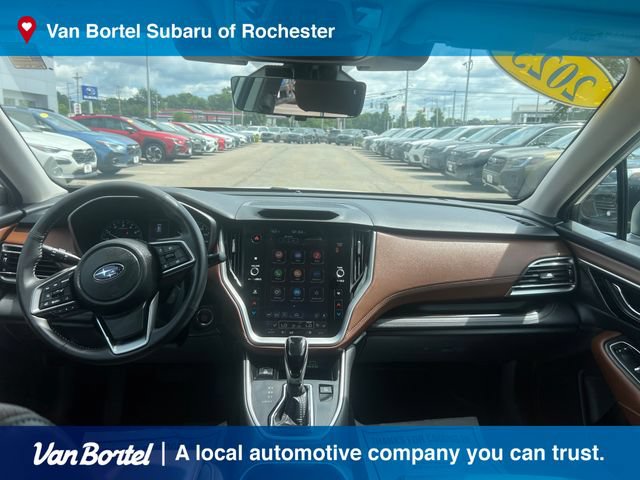 Used 2025 Subaru Outback Touring AWD/4WD image 12