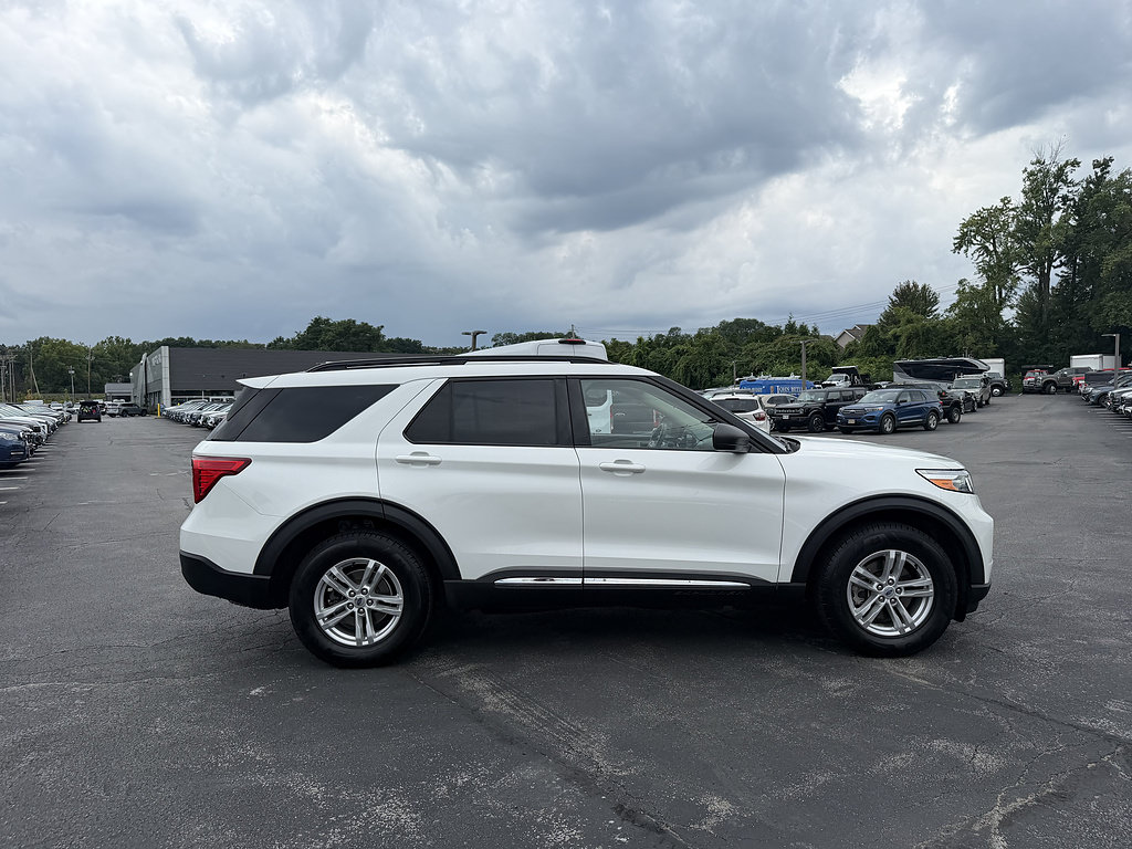 Certified 2023 Ford Explorer XLT w/ Equipment Group 202A AWD/4WD image 8