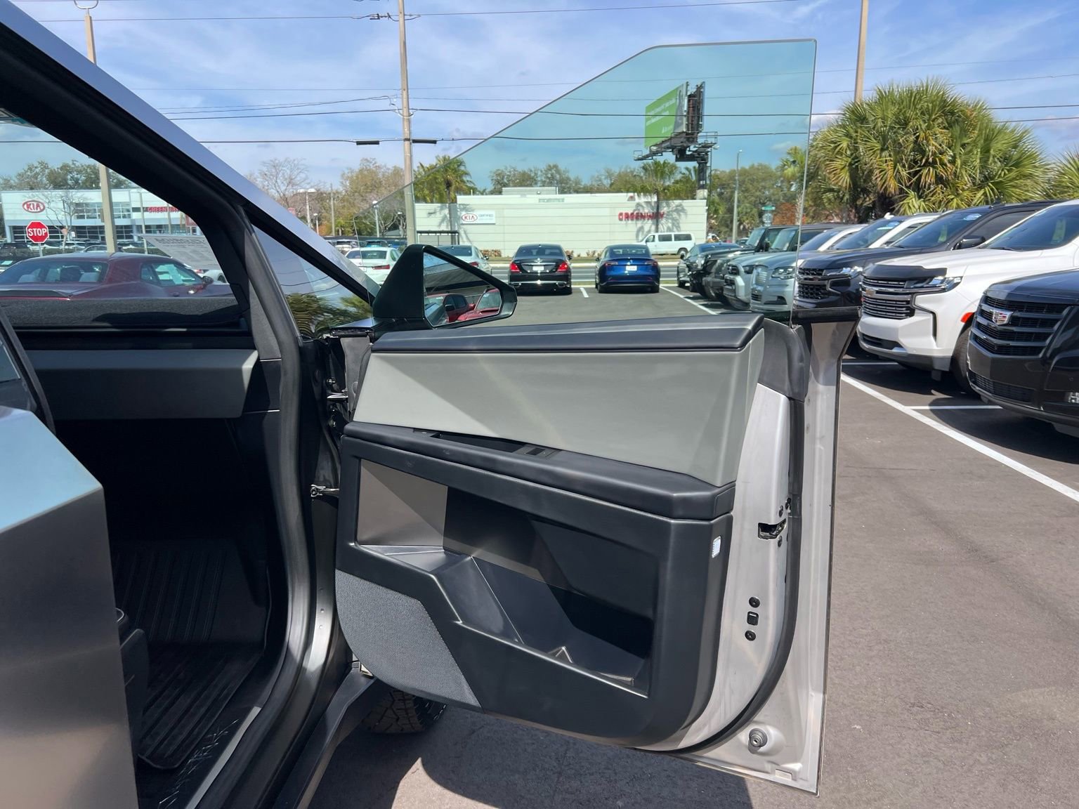 Used 2024 Tesla Cybertruck AWD Crew Cab image 50