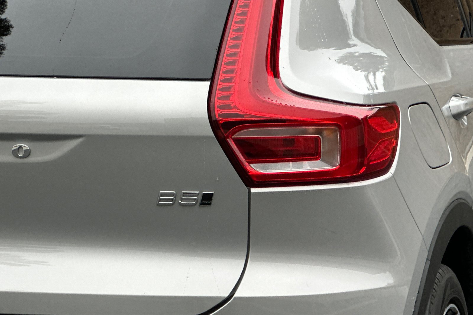 Certified 2024 Volvo XC40 B5 Plus w/ Climate Package AWD/4WD image 34