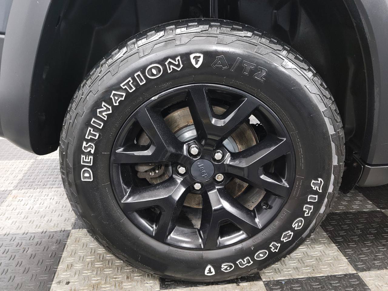 Used 2016 Jeep Cherokee Trailhawk w/ Comfort/Convenience Group AWD/4WD image 33