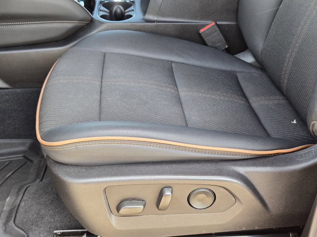 Used 2024 GMC Canyon AT4 w/ Technology Package AWD/4WD image 24