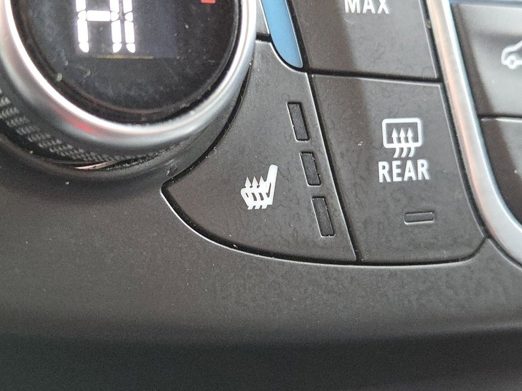 Used 2018 Chevrolet Traverse LT image 11