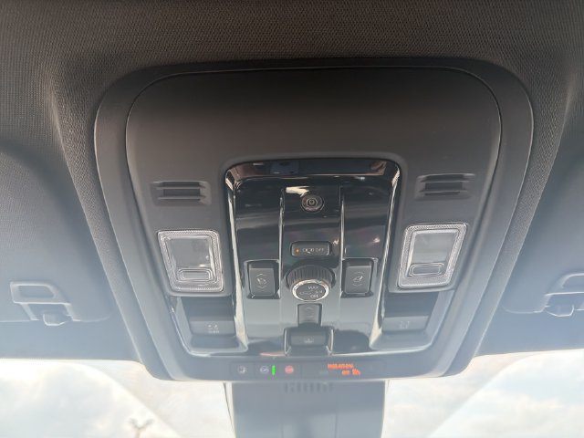 New 2026 Chevrolet Suburban LT w/ Advanced Technology Package AWD/4WD image 23