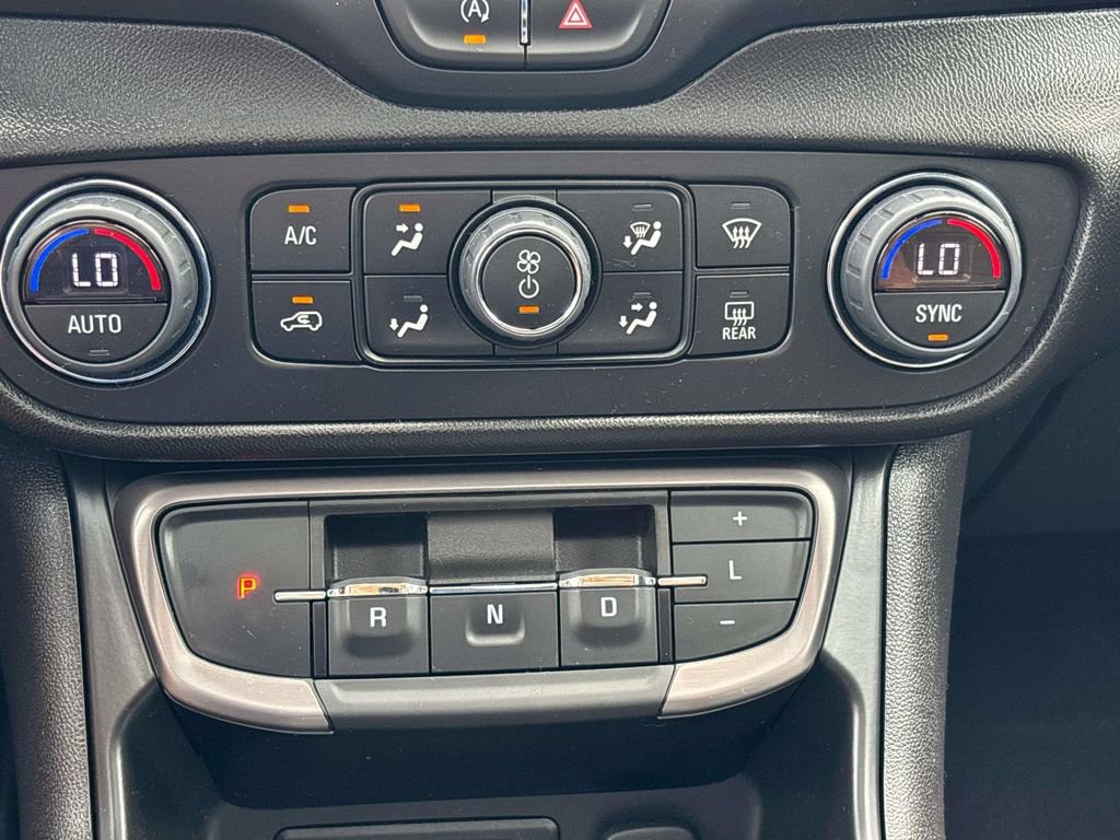 Used 2024 GMC Terrain AT4 AWD/4WD image 25