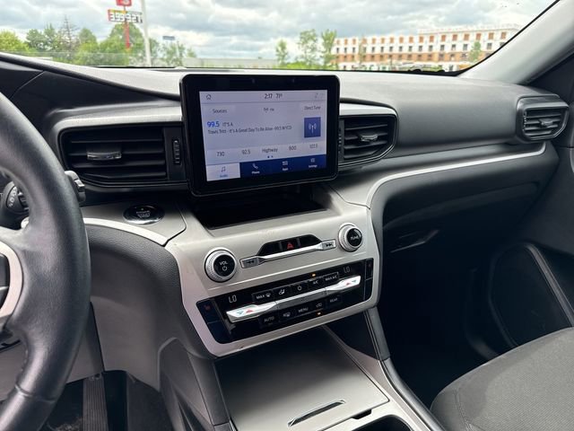 Used 2021 Ford Explorer XLT image 16