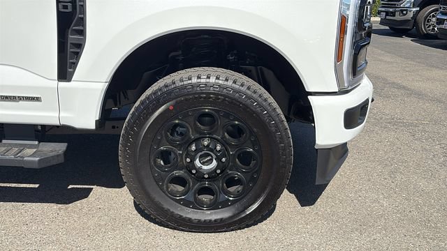 New 2026 Ford F250 Lariat w/ Black Appearance Package AWD/4WD image 9