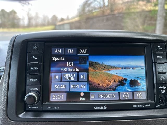 Used 2016 Chrysler Town & Country Touring-L w/ Driver Convenience Group image 34