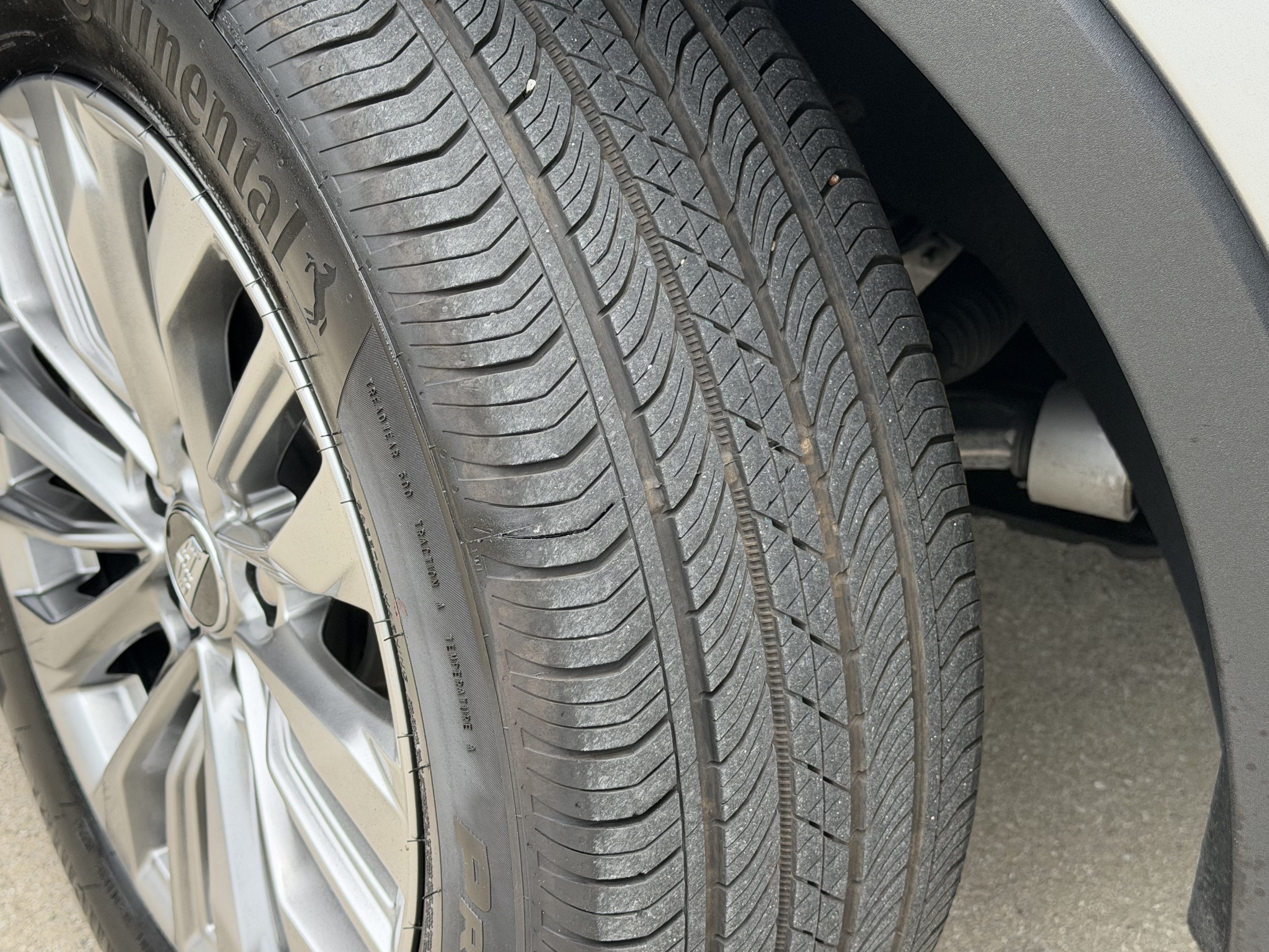 Certified 2024 Cadillac XT4 Premium Luxury FWD image 35
