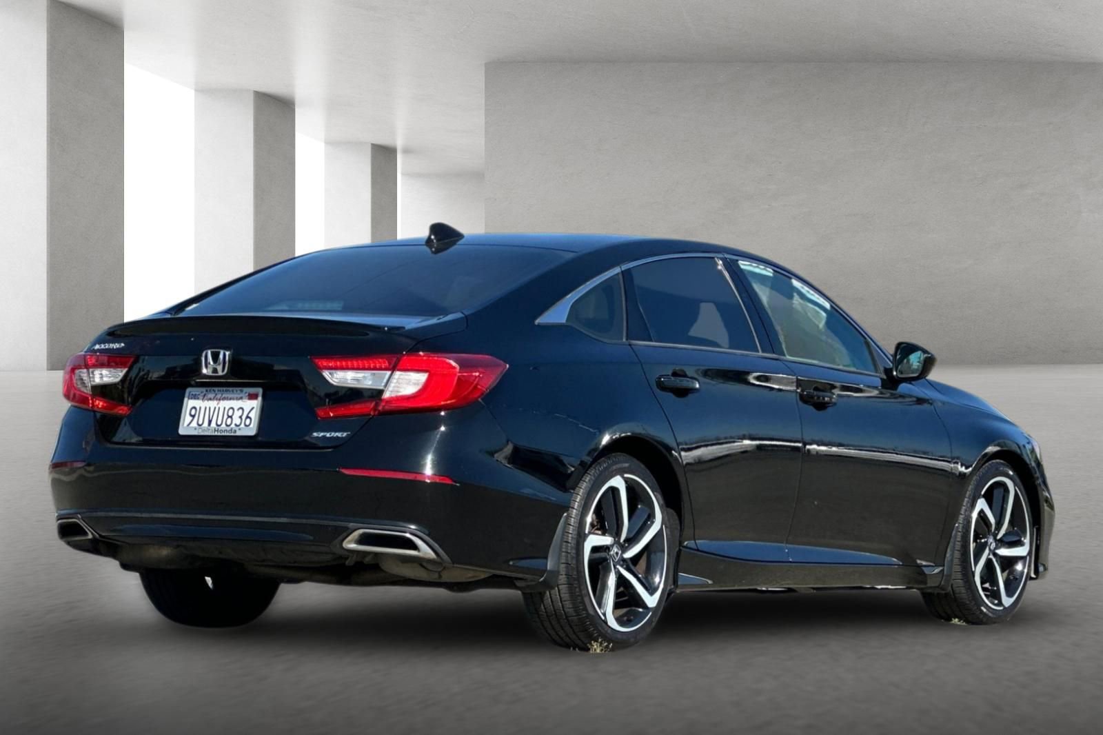 Used 2018 Honda Accord Sport image 4
