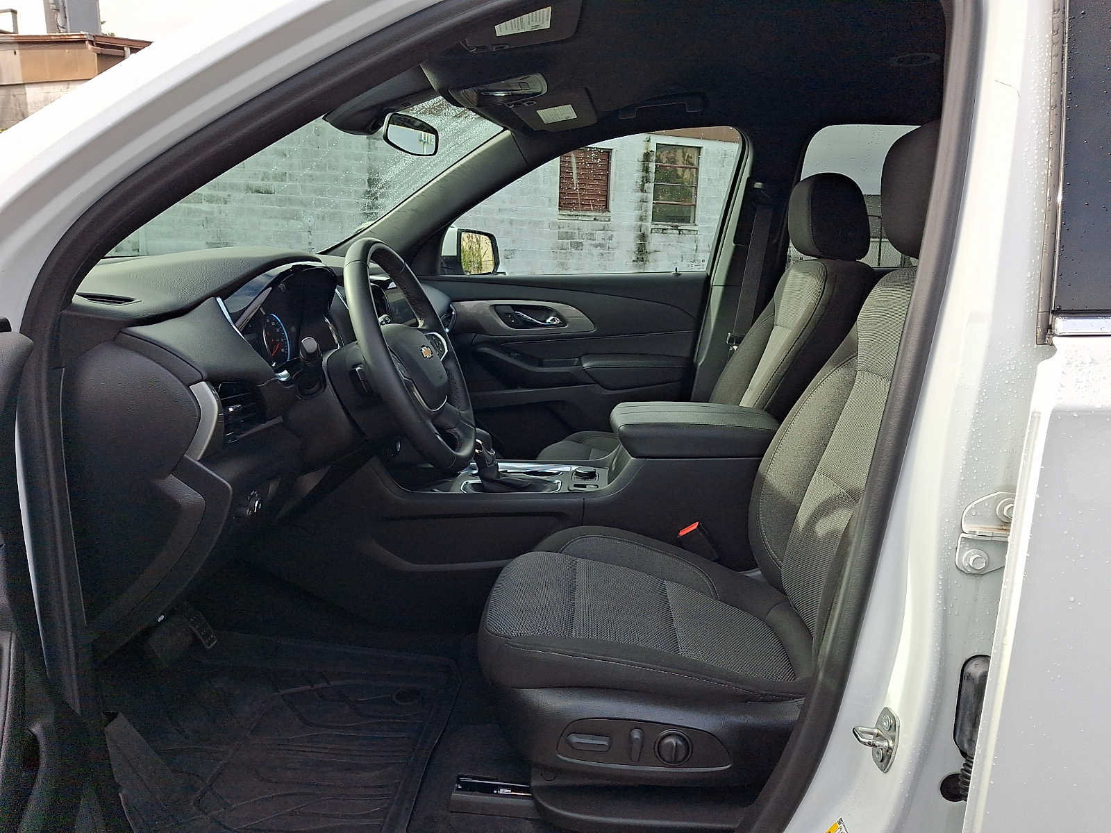 Used 2023 Chevrolet Traverse LT w/ LPO, Floor Liner Package AWD/4WD image 15