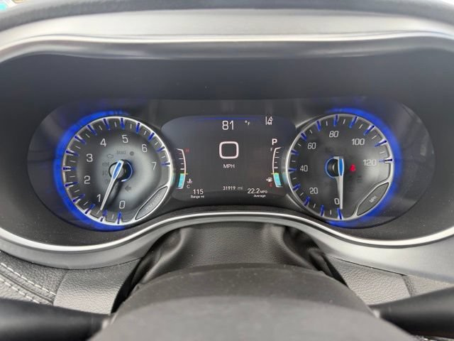 Used 2025 Chrysler Pacifica Limited FWD image 23