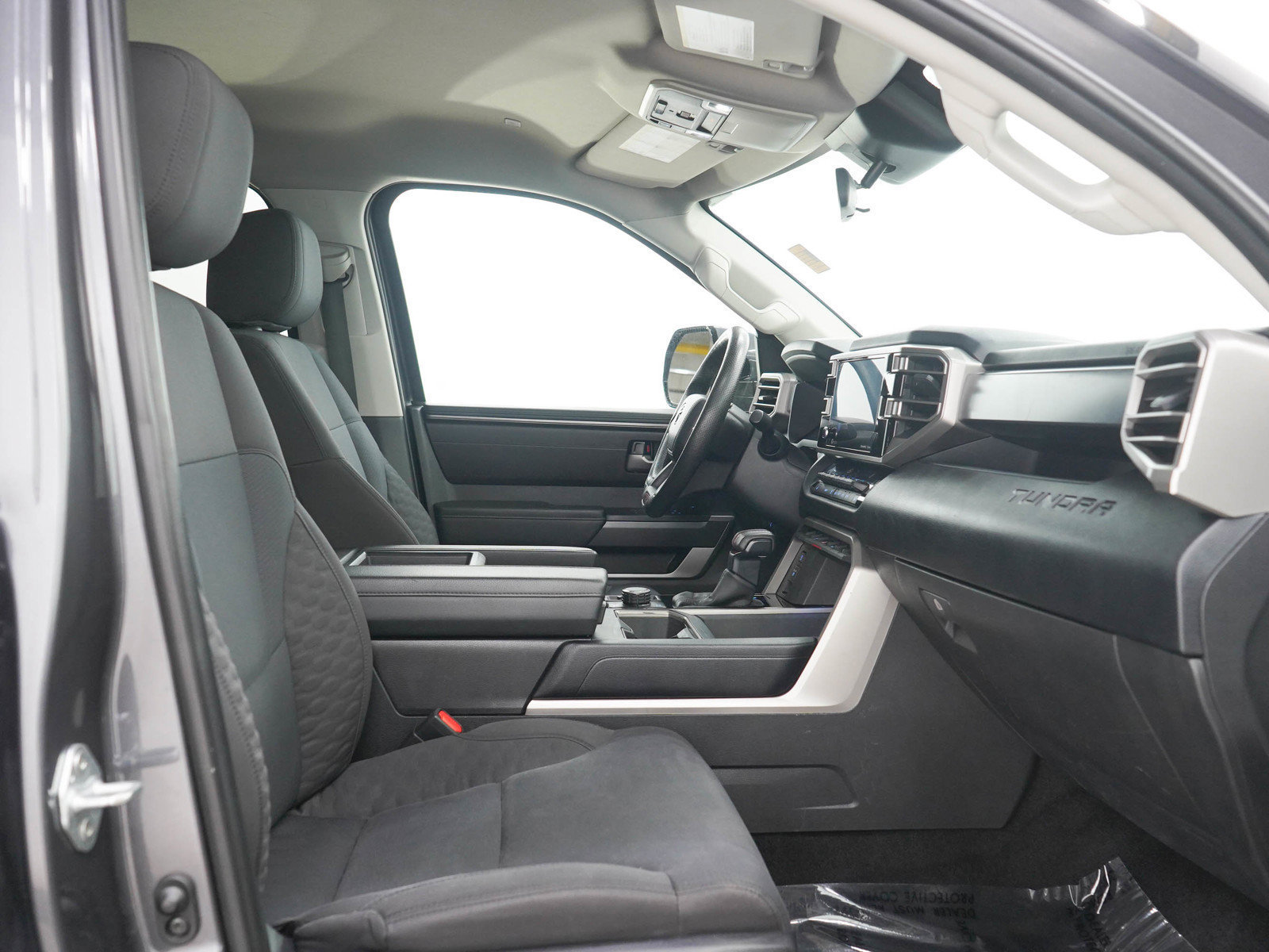 Used 2022 Toyota Tundra SR5 AWD/4WD image 13