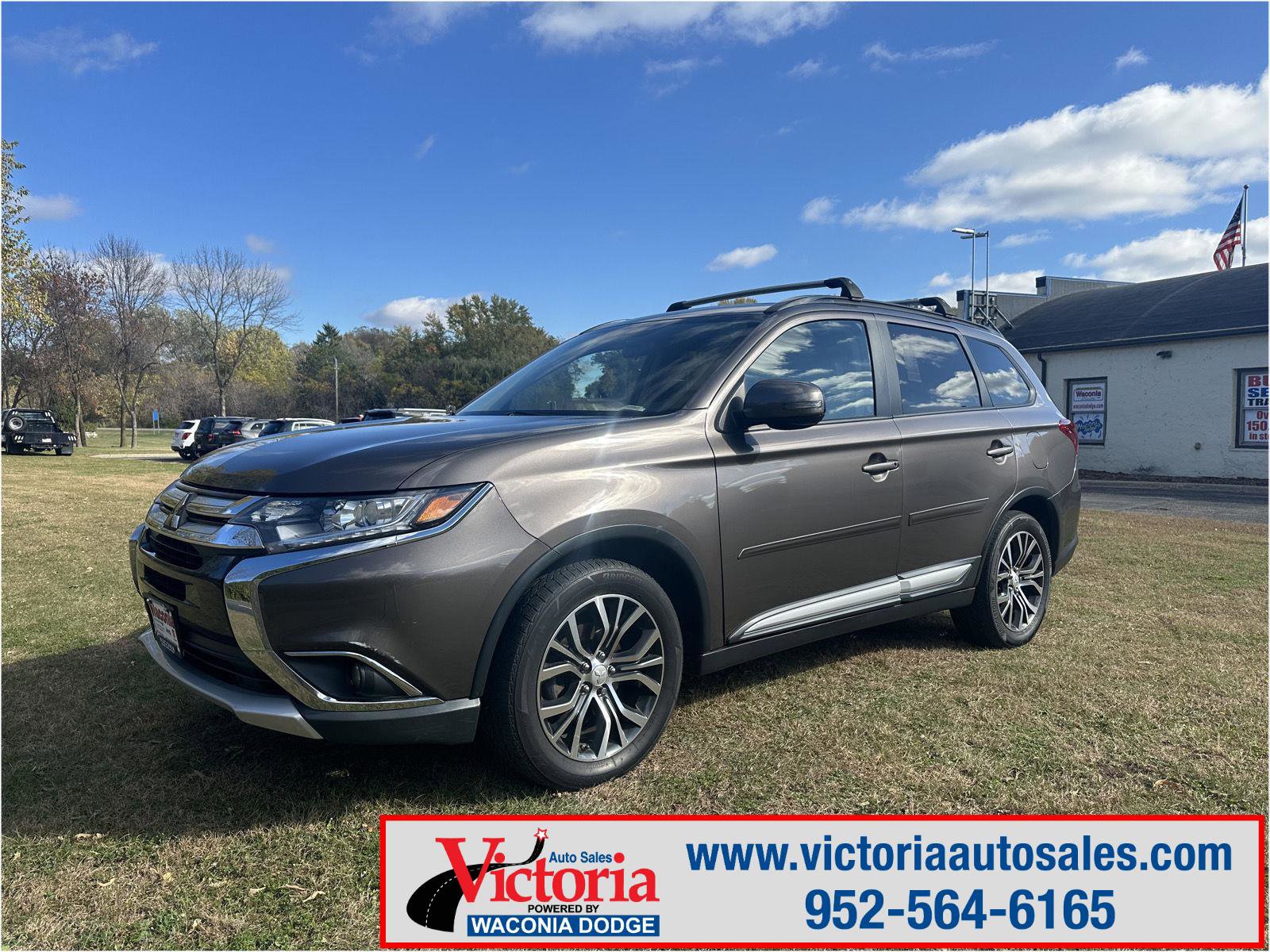 Used 2016 Mitsubishi Outlander SE image 1